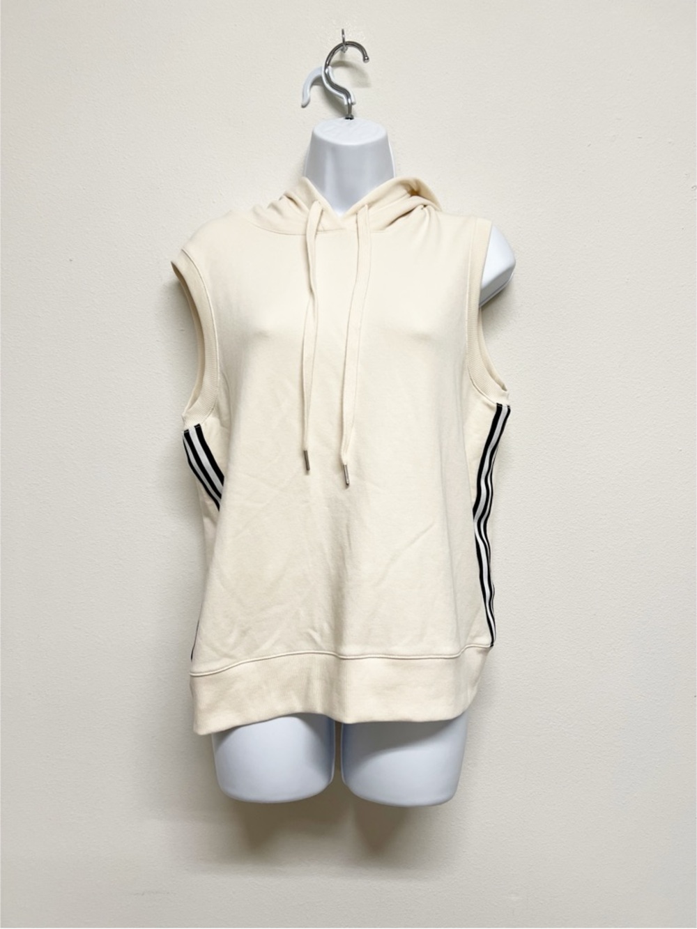 Evereve Womens Cream Striped Kennedy Sleeveless Sweatshirt Hoodie Size M